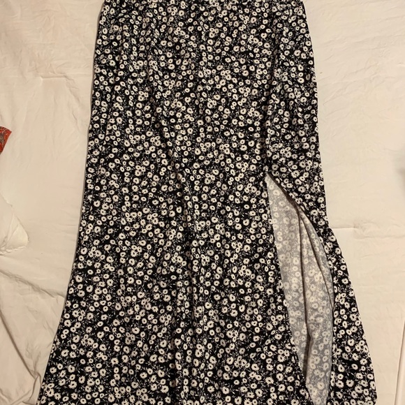 SHEIN Dresses & Skirts - Shein skirt with slit